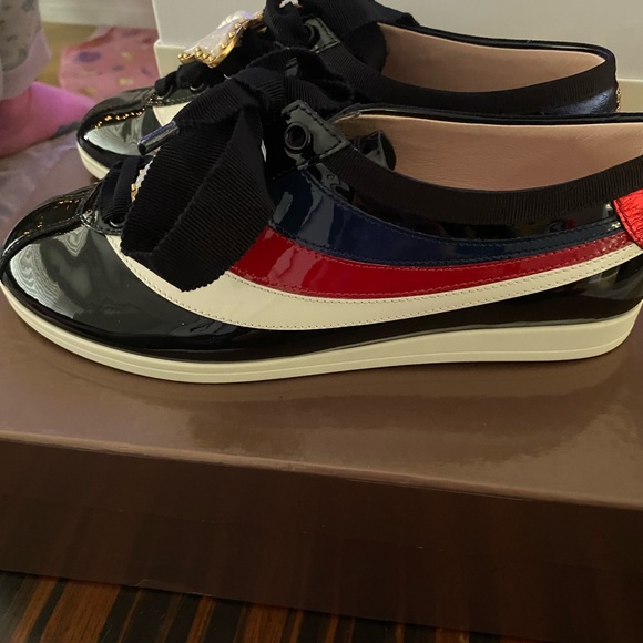GUCCI/Women’s/Black/Falacer/Butterfly/size 6 1/2 - Picture 4 of 10